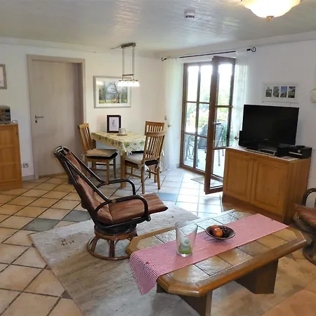 Oeko-ferienwohnung Im Huebner Lägenhet *